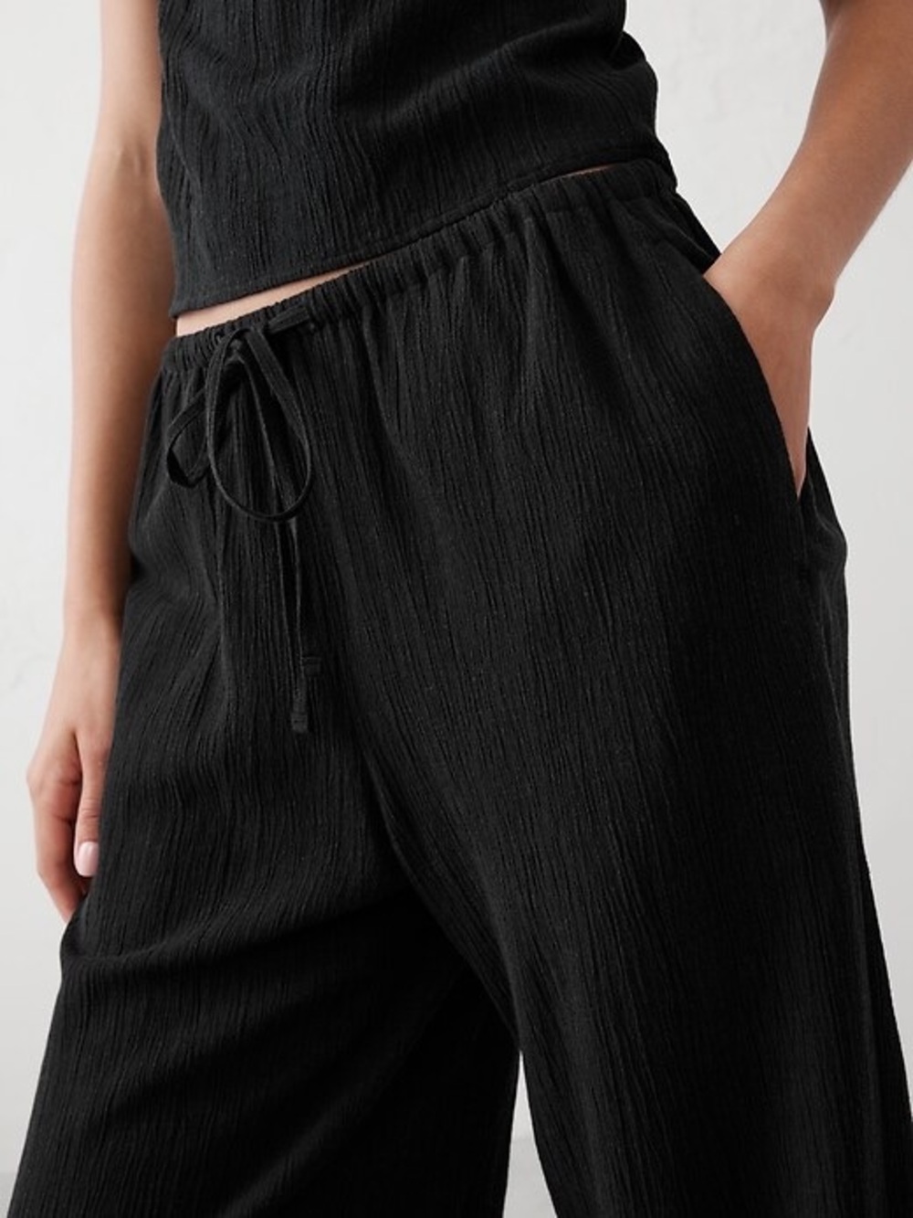New with Tags. Banana Republic Factory Wide-Leg Crinkle Pull-On Pant